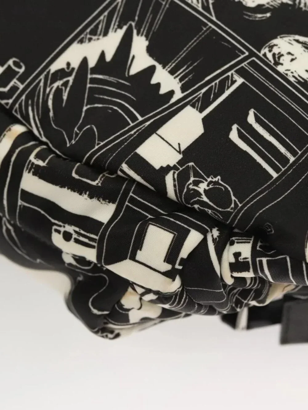 PRADA Shoulder Bag Nylon Black Silver Auth 125913 - Picture 4 of 16